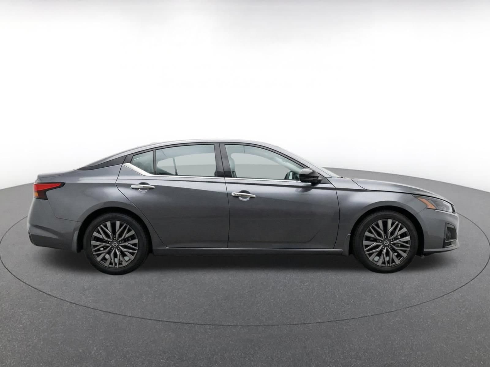 Thumbnail: 2025 Nissan Altima - 8