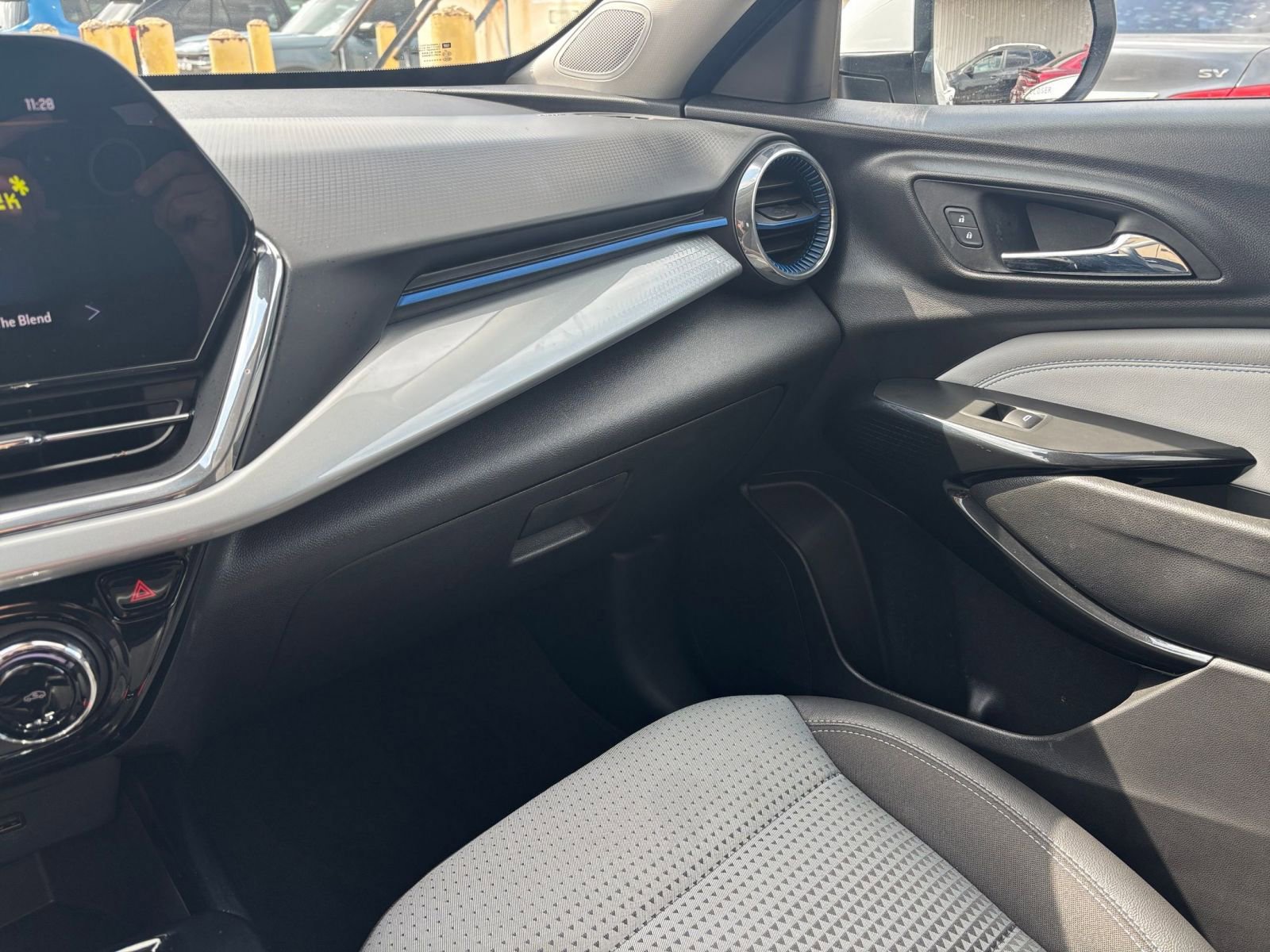 Thumbnail: 2025 Chevrolet Trax - 34