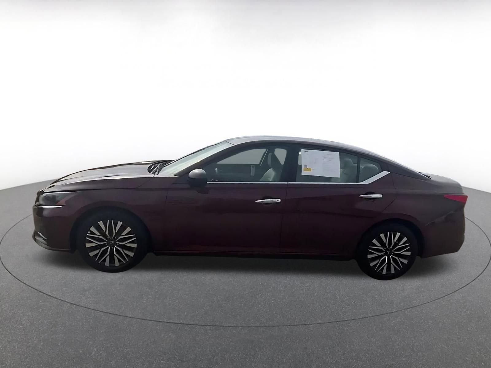 Thumbnail: 2025 Nissan Altima - 9