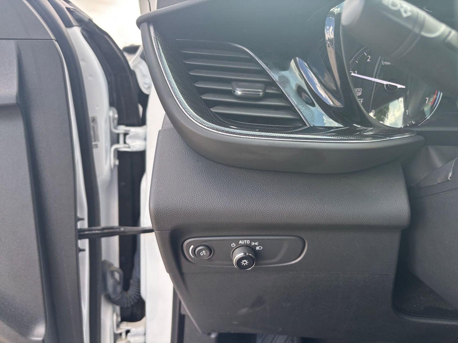 Thumbnail: 2023 Buick Envision - 32