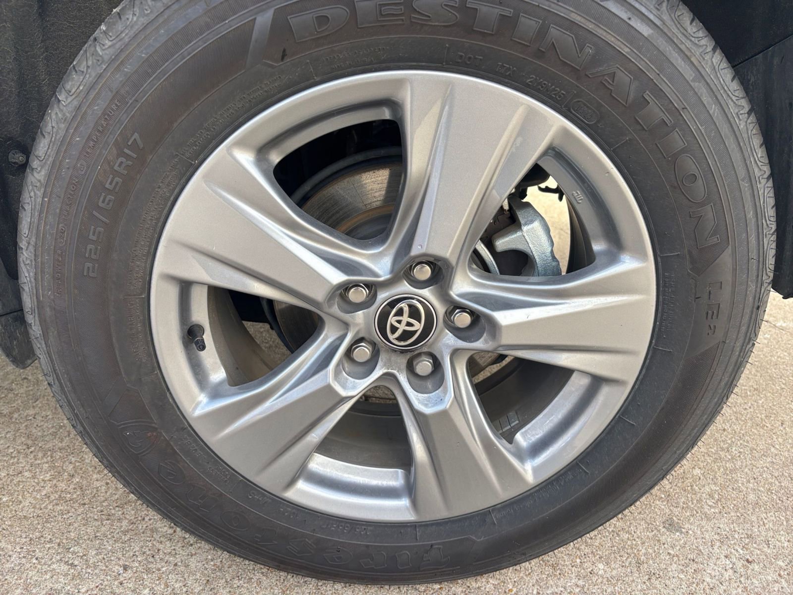 Thumbnail: 2025 Toyota RAV4 - 28