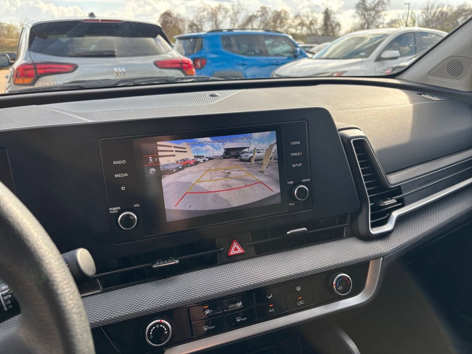 Thumbnail: 2025 Kia Sportage - 23