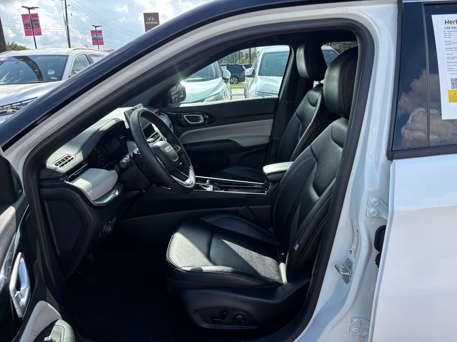 Thumbnail: 2025 Jeep Compass - 28