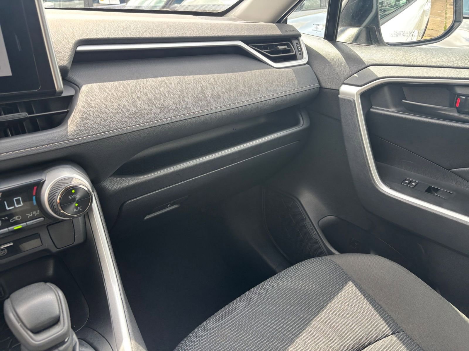 Thumbnail: 2025 Toyota RAV4 - 34