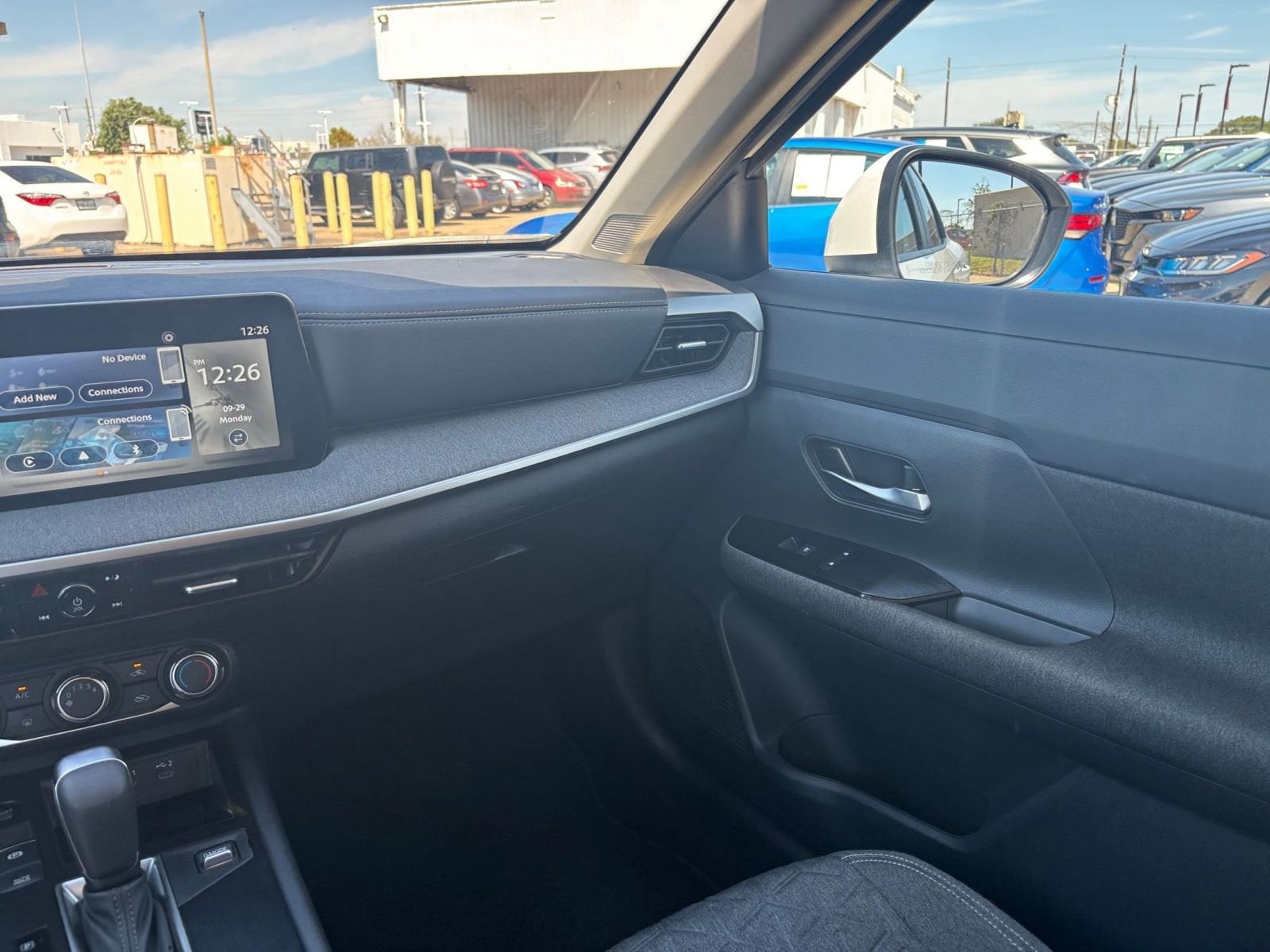 Thumbnail: 2025 Nissan Kicks - 33