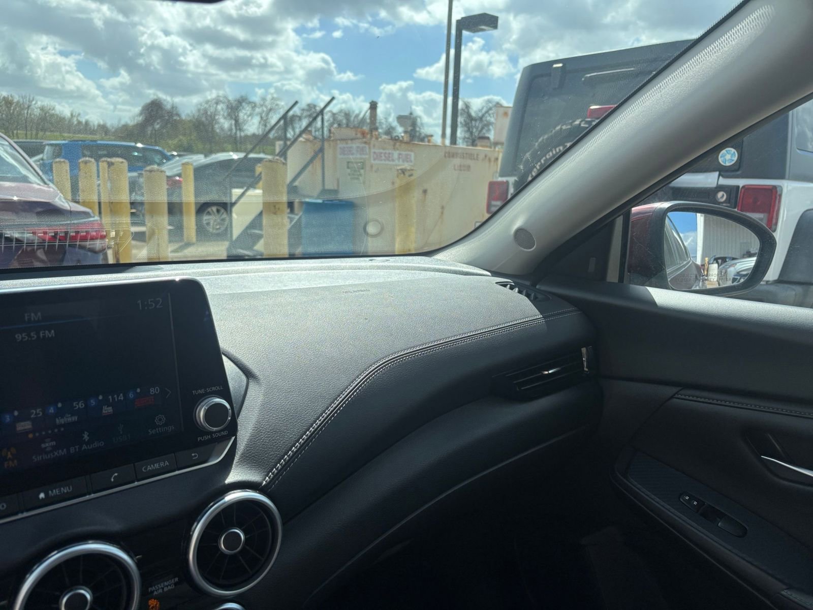 Thumbnail: 2025 Nissan Sentra - 33