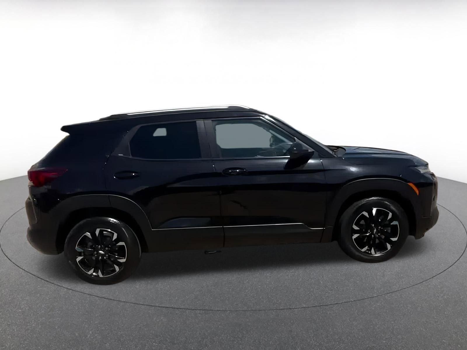 Thumbnail: 2023 Chevrolet TrailBlazer - 16