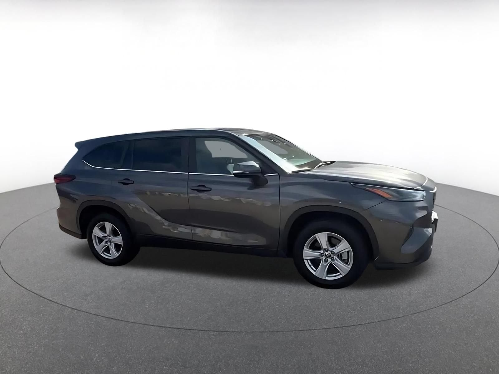 Thumbnail: 2025 Toyota Highlander - 2