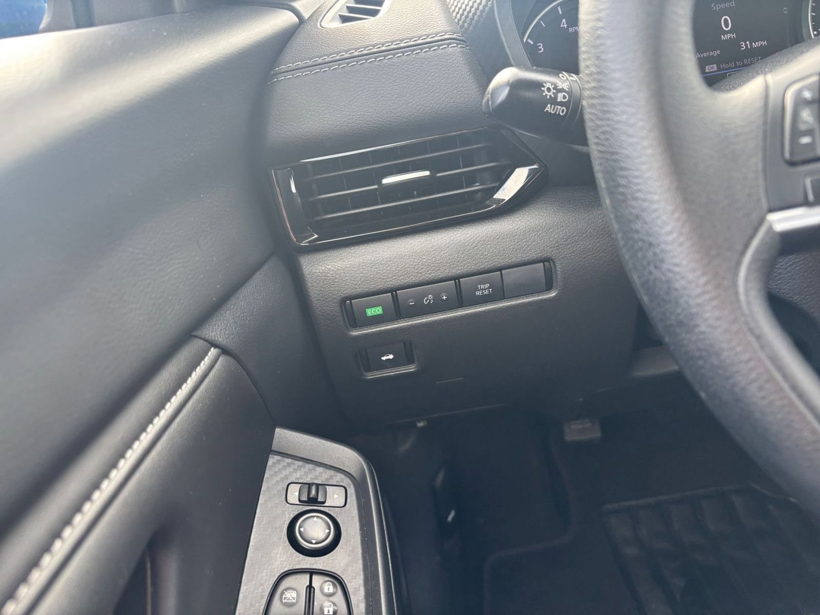 Thumbnail: 2025 Nissan Sentra - 32