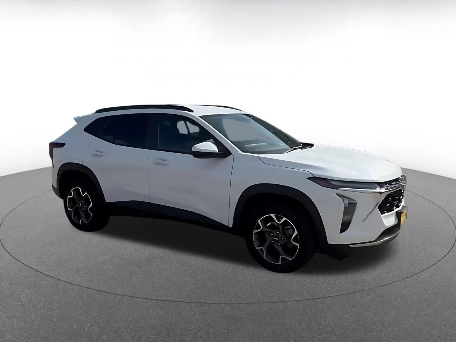 Thumbnail: 2025 Chevrolet Trax - 2