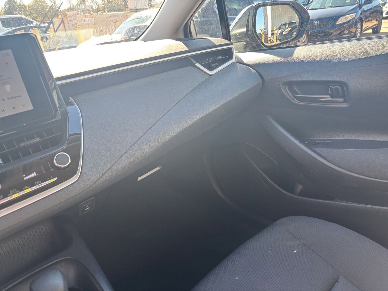 Thumbnail: 2025 Toyota Corolla - 34