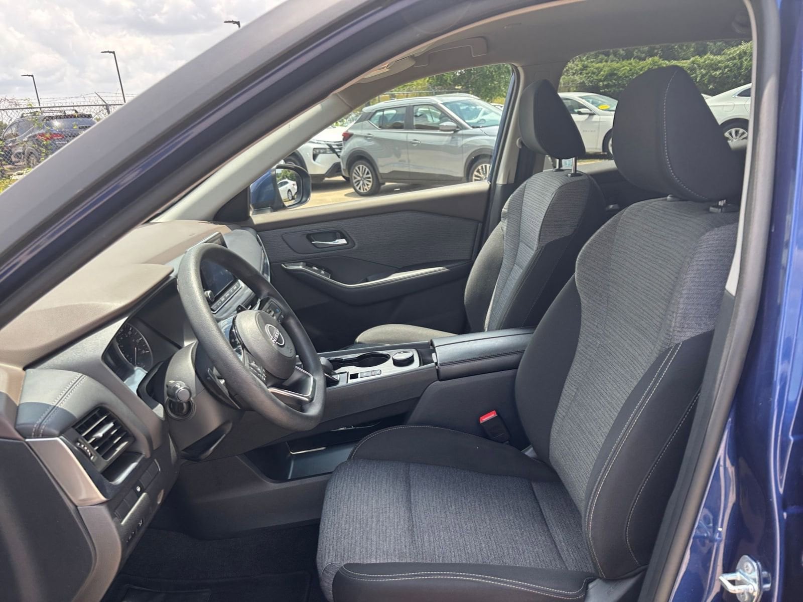 2023 Nissan Rogue SV 22