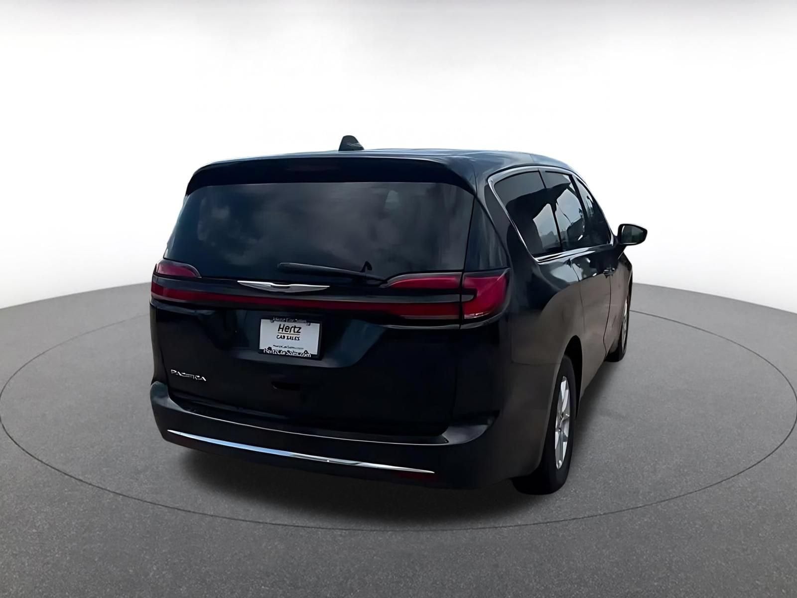 Thumbnail: 2024 Chrysler Pacifica - 12