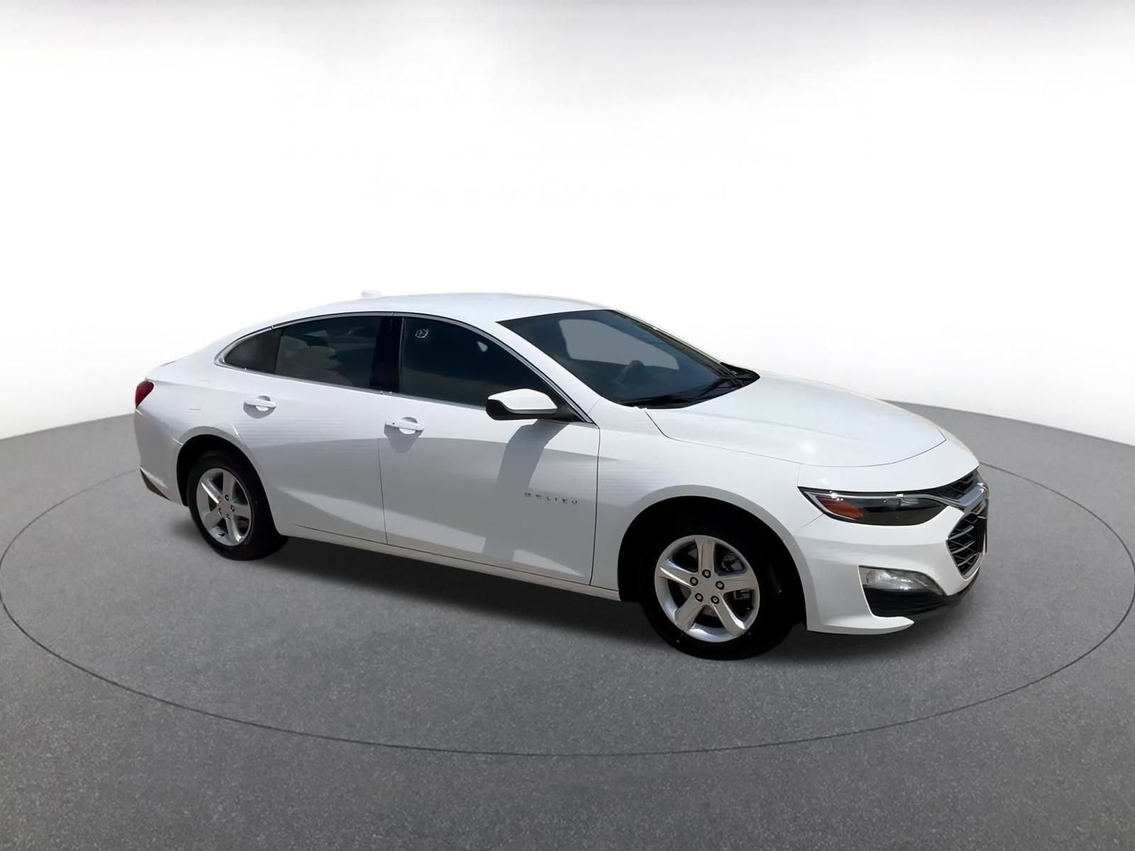 Thumbnail: 2024 Chevrolet Malibu - 1