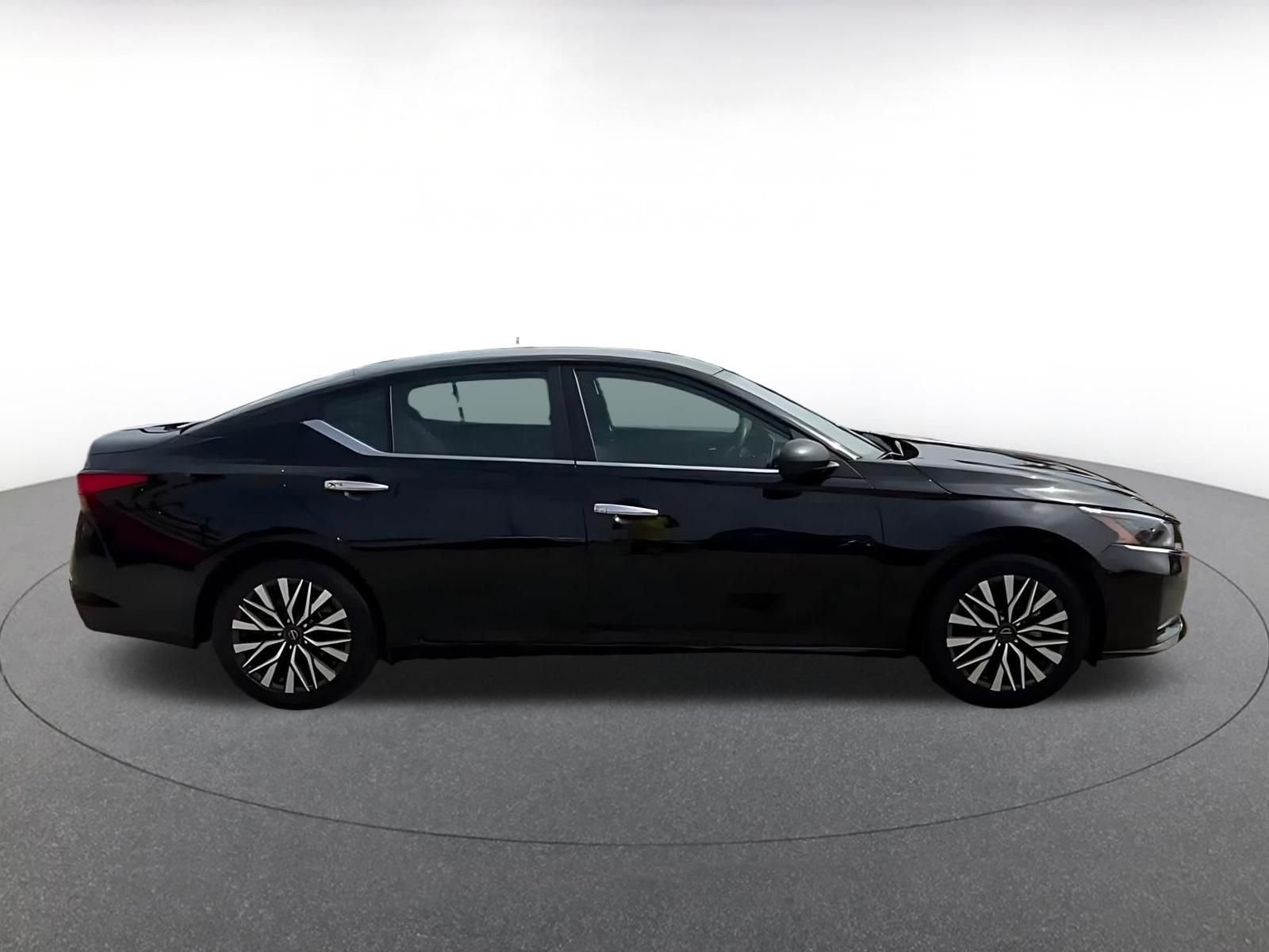 Thumbnail: 2025 Nissan Altima - 15
