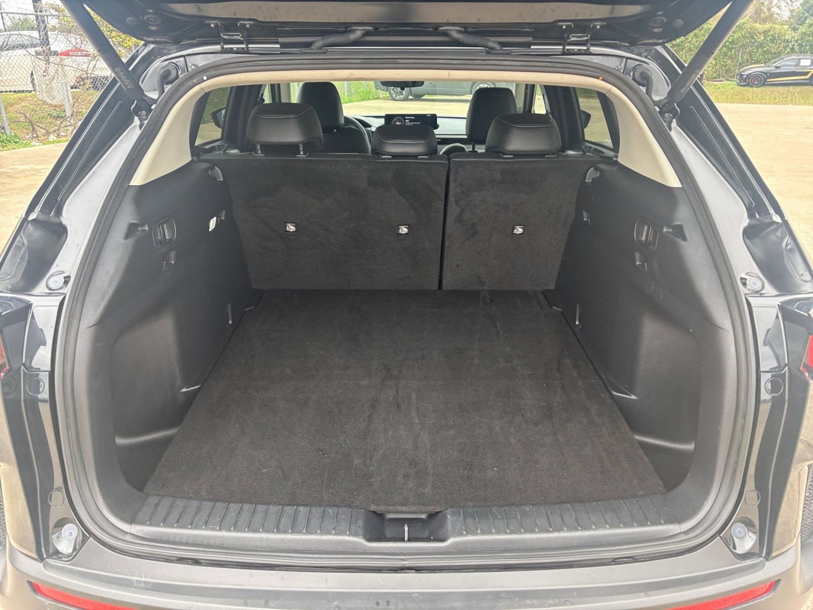 Thumbnail: 2025 Mazda CX-50 - 31