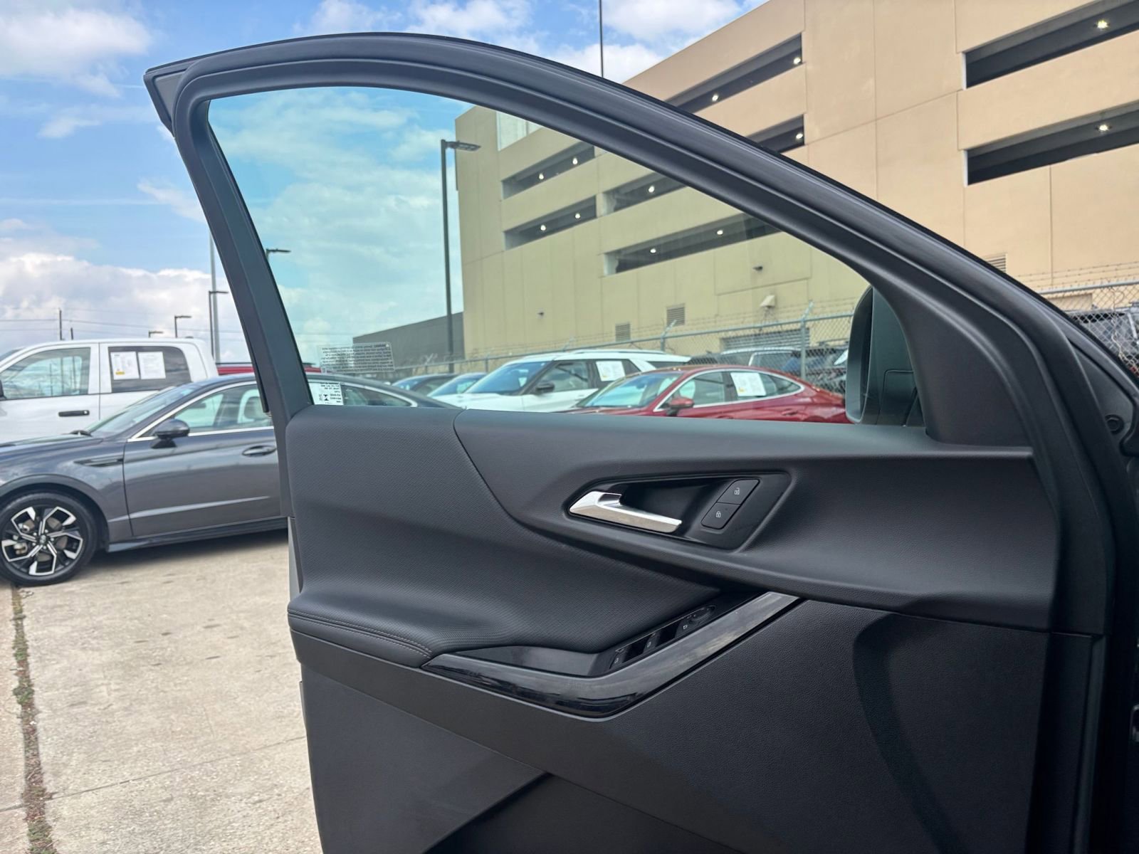 Thumbnail: 2025 Chevrolet Equinox - 20