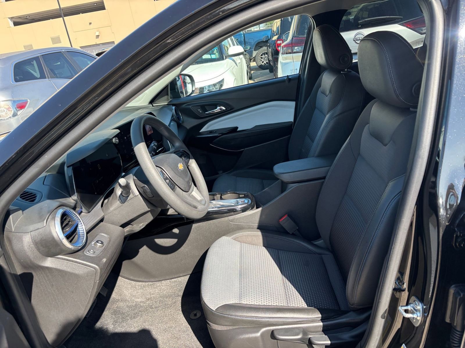 Thumbnail: 2025 Chevrolet Trax - 25