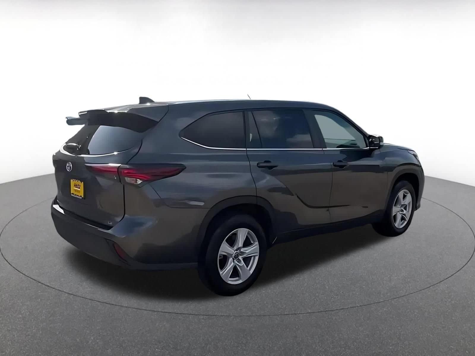 Thumbnail: 2025 Toyota Highlander - 15