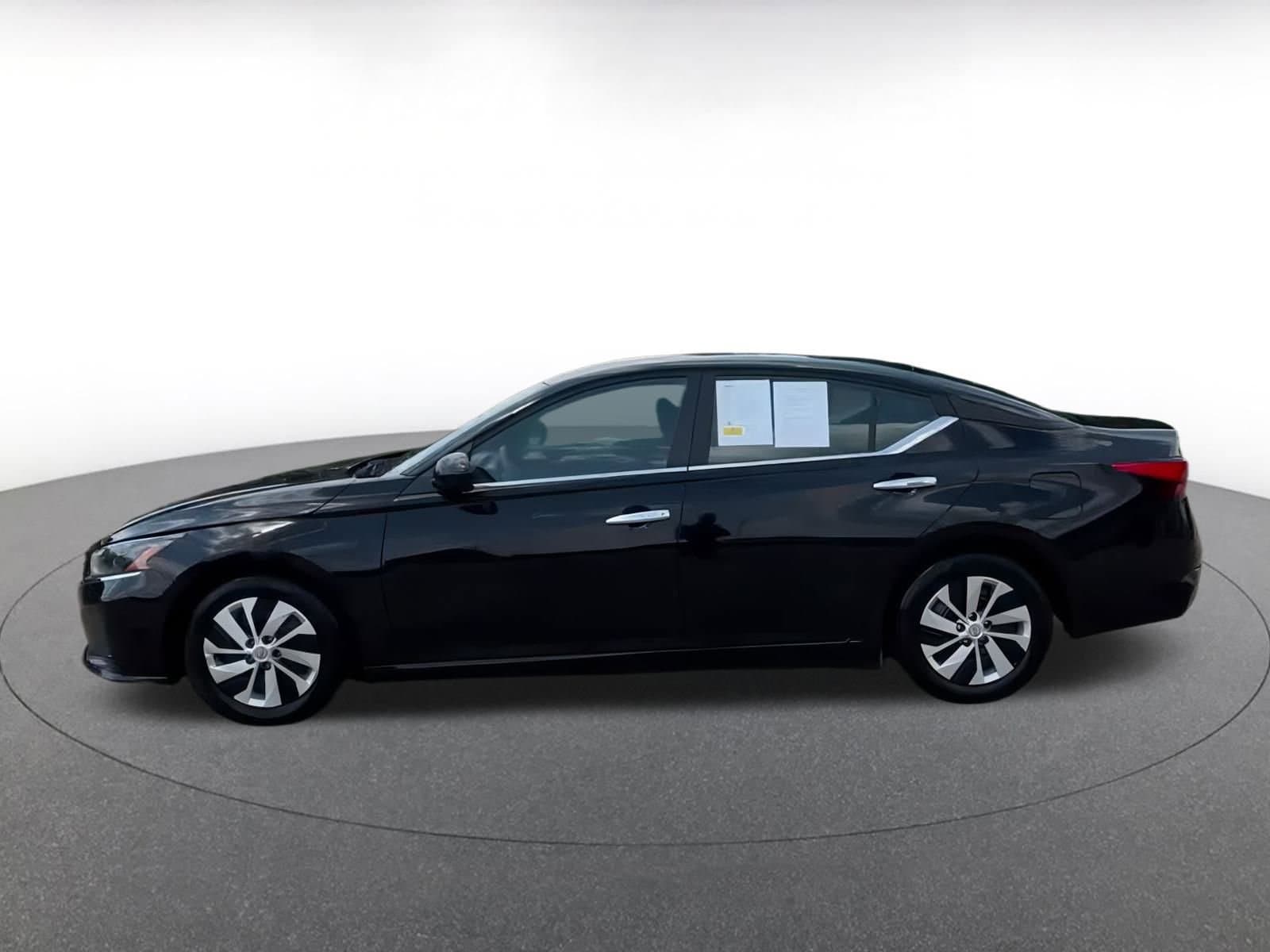 Thumbnail: 2023 Nissan Altima - 8