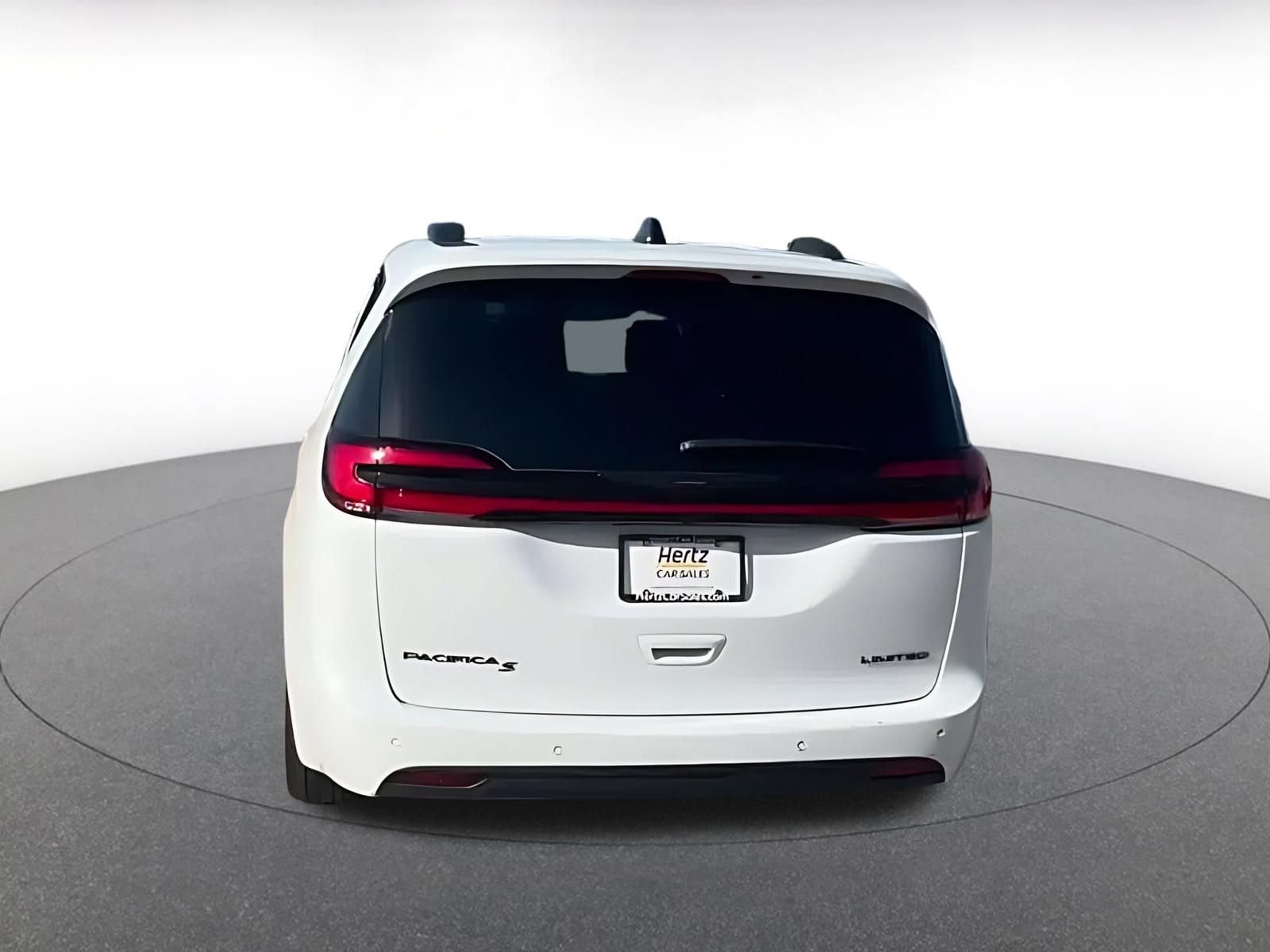 Thumbnail: 2025 Chrysler Pacifica - 12
