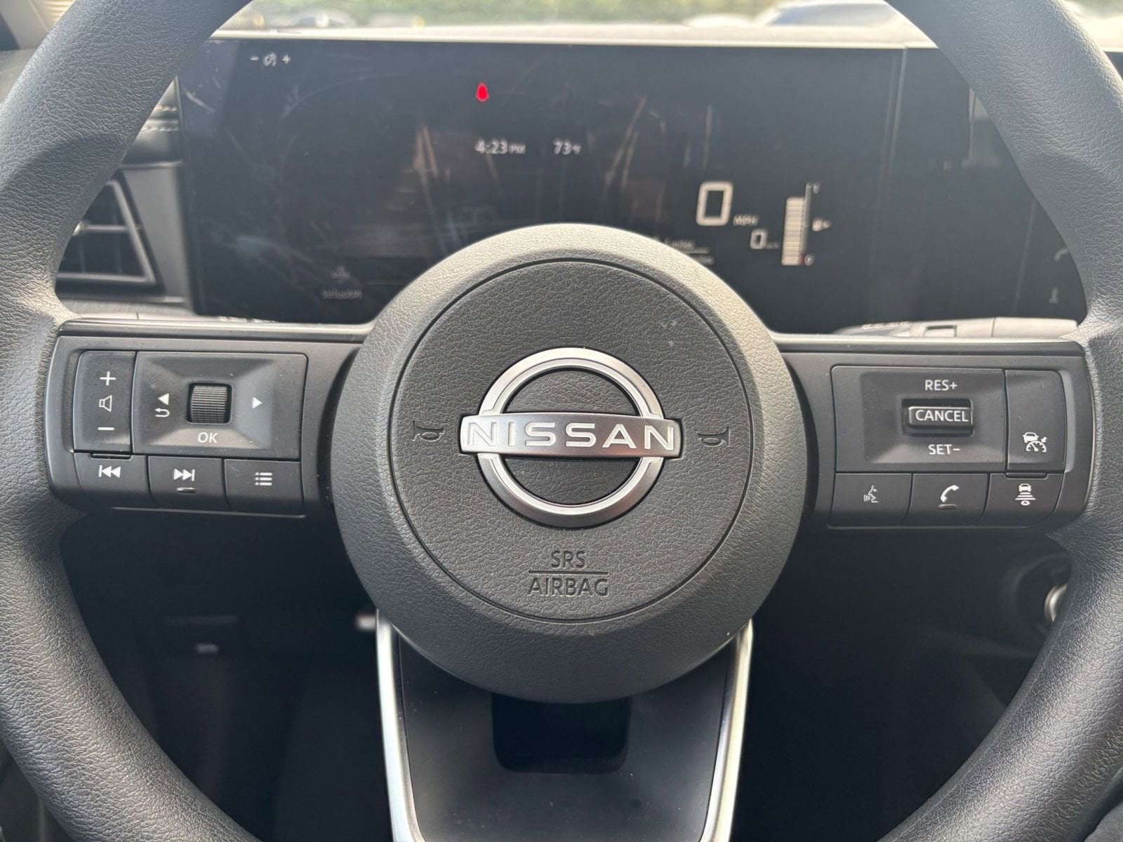 Thumbnail: 2025 Nissan Kicks - 25