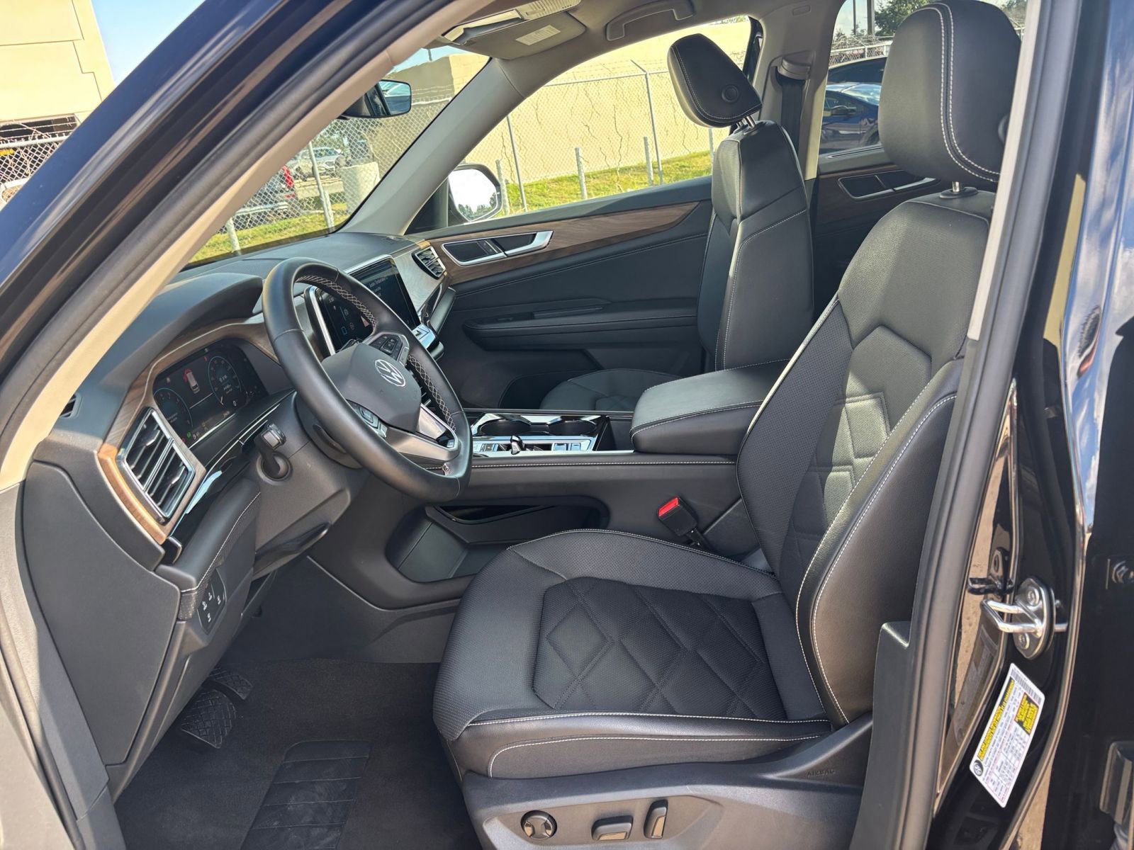 Thumbnail: 2025 Volkswagen Atlas - 29