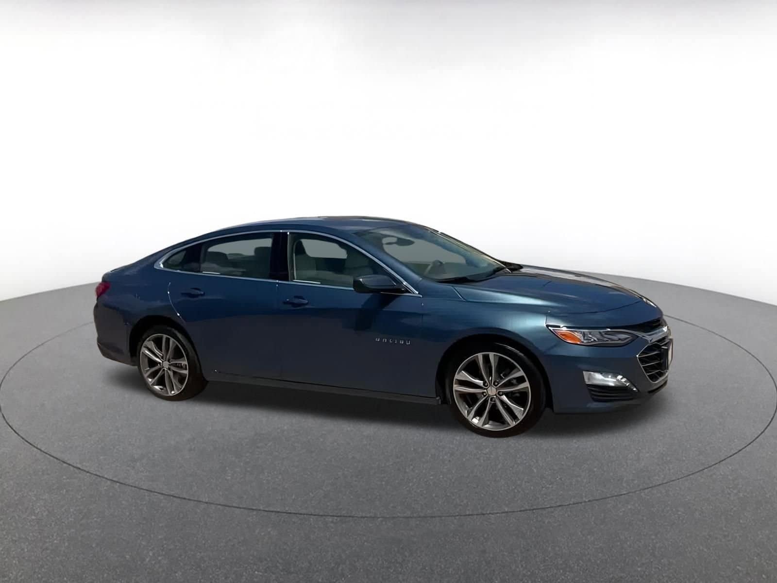 Thumbnail: 2024 Chevrolet Malibu - 2