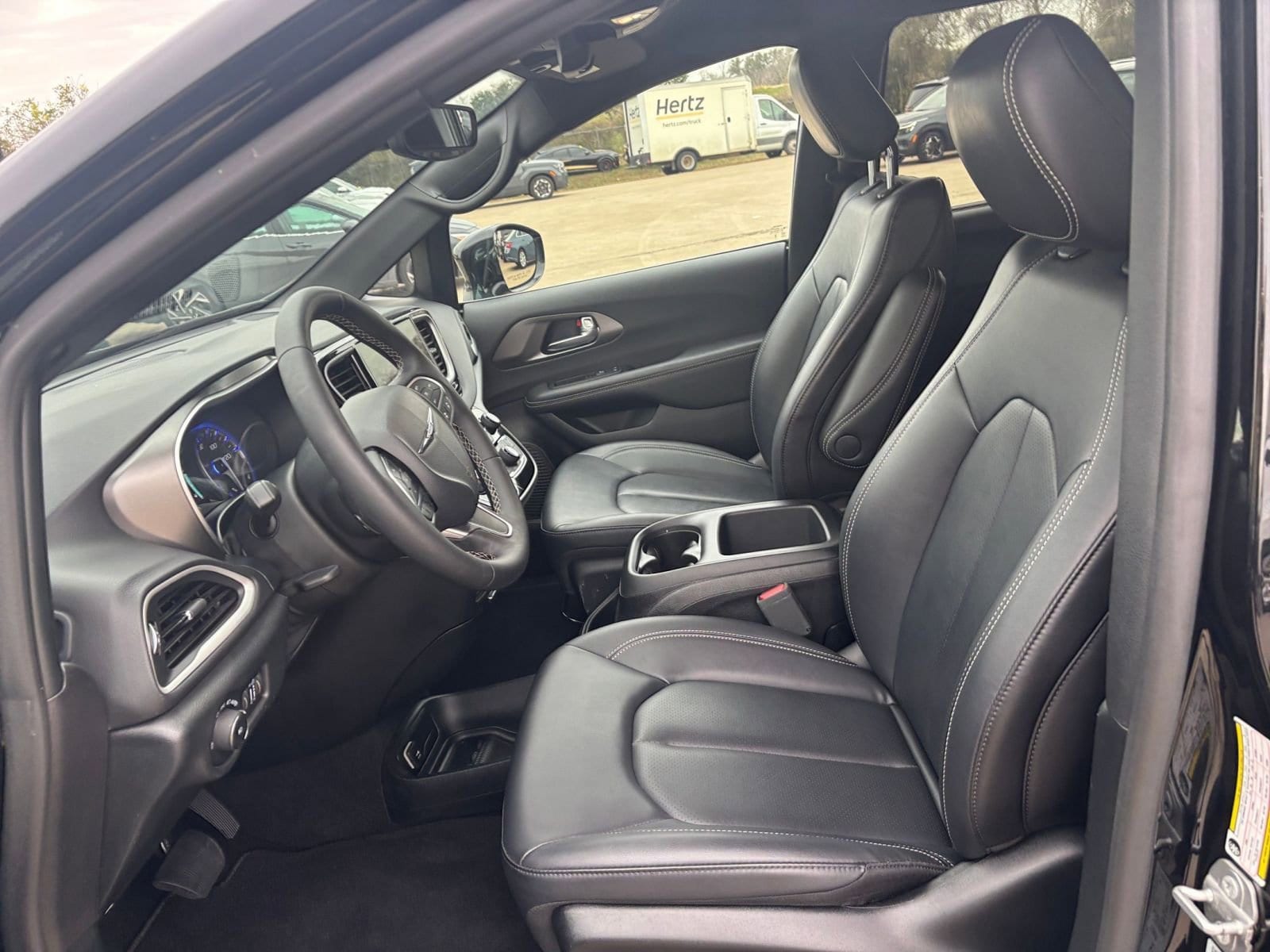 Thumbnail: 2025 Chrysler Pacifica - 29