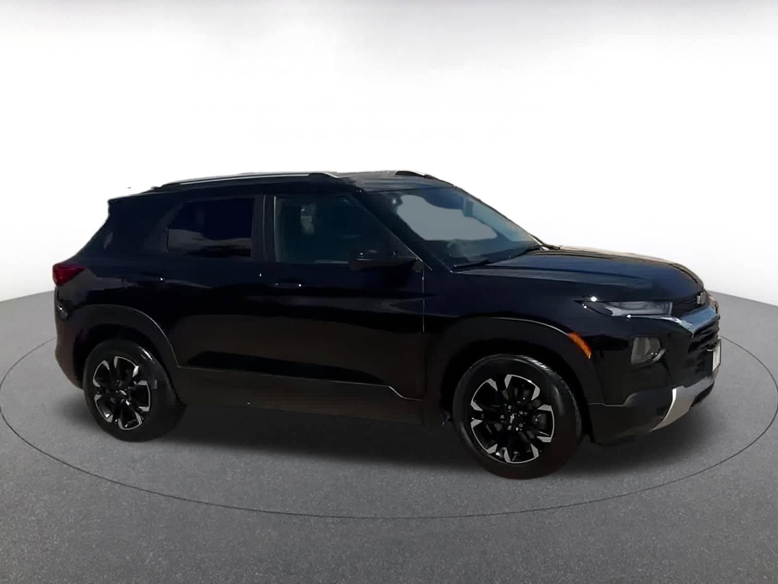 Thumbnail: 2023 Chevrolet TrailBlazer - 8