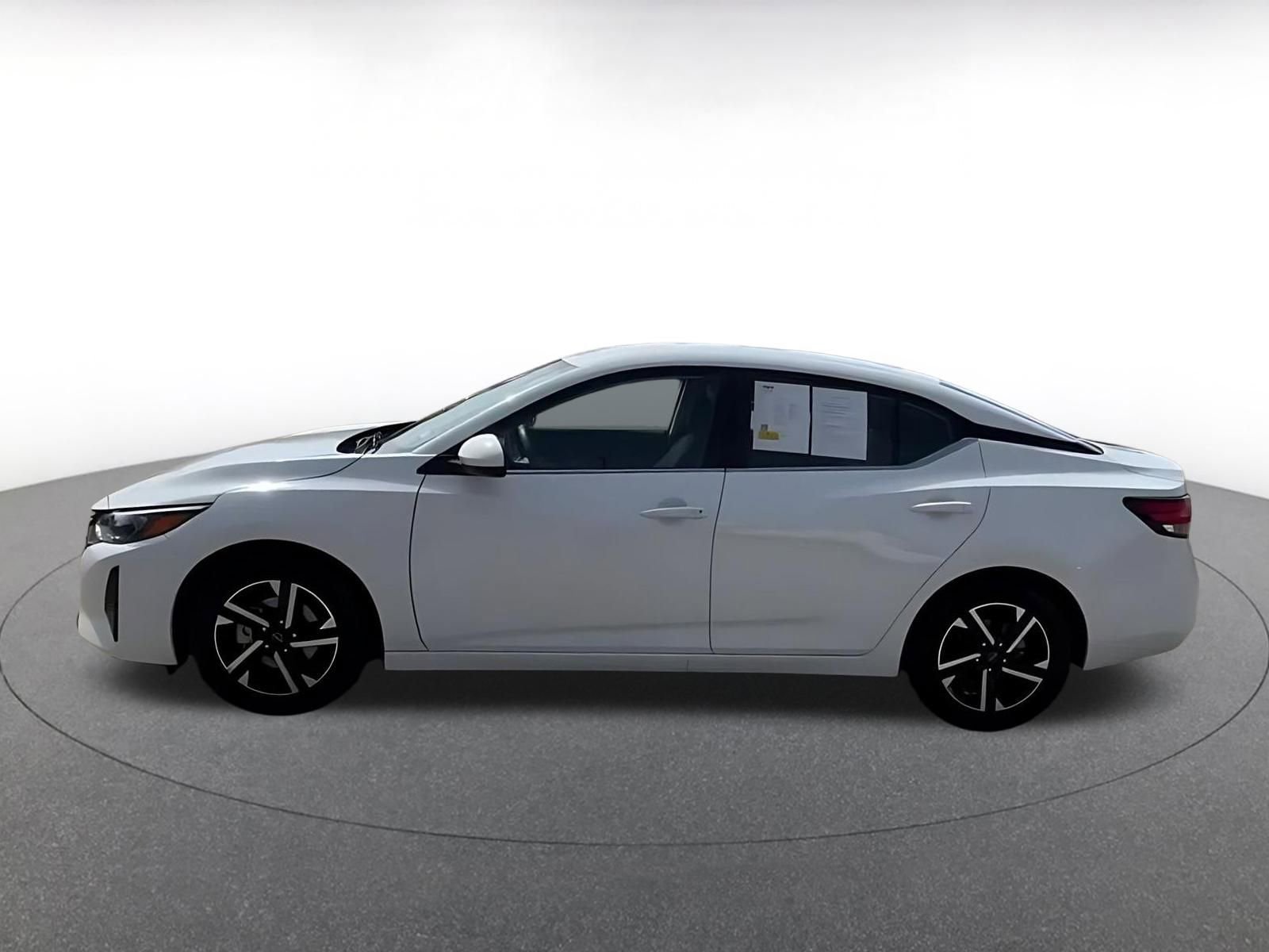 Thumbnail: 2025 Nissan Sentra - 9