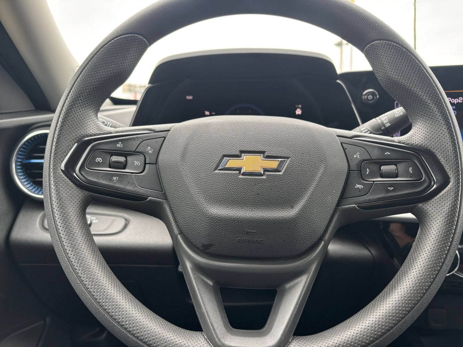 Thumbnail: 2025 Chevrolet Trax - 27