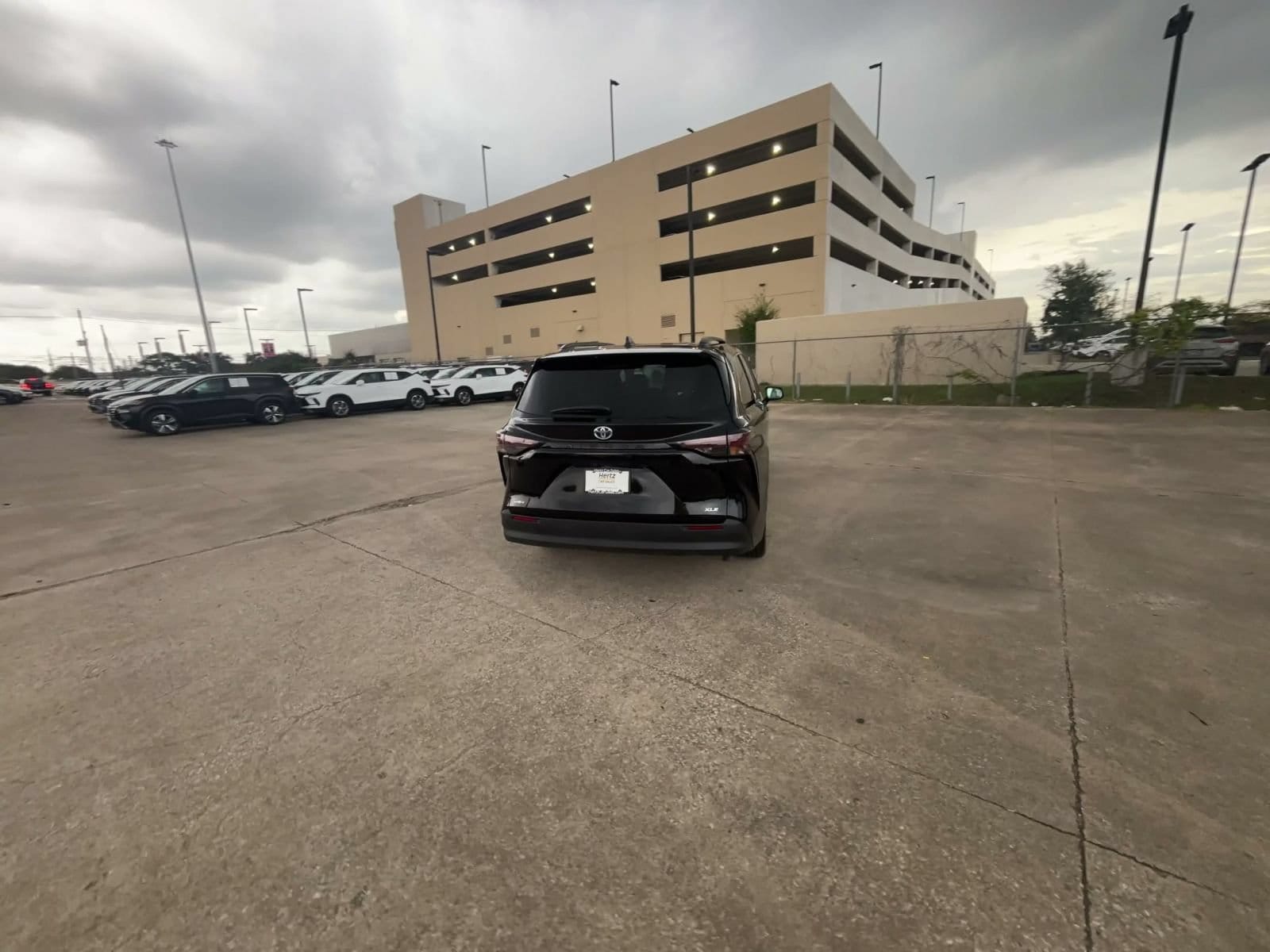 Thumbnail: 2025 Toyota Sienna - 10