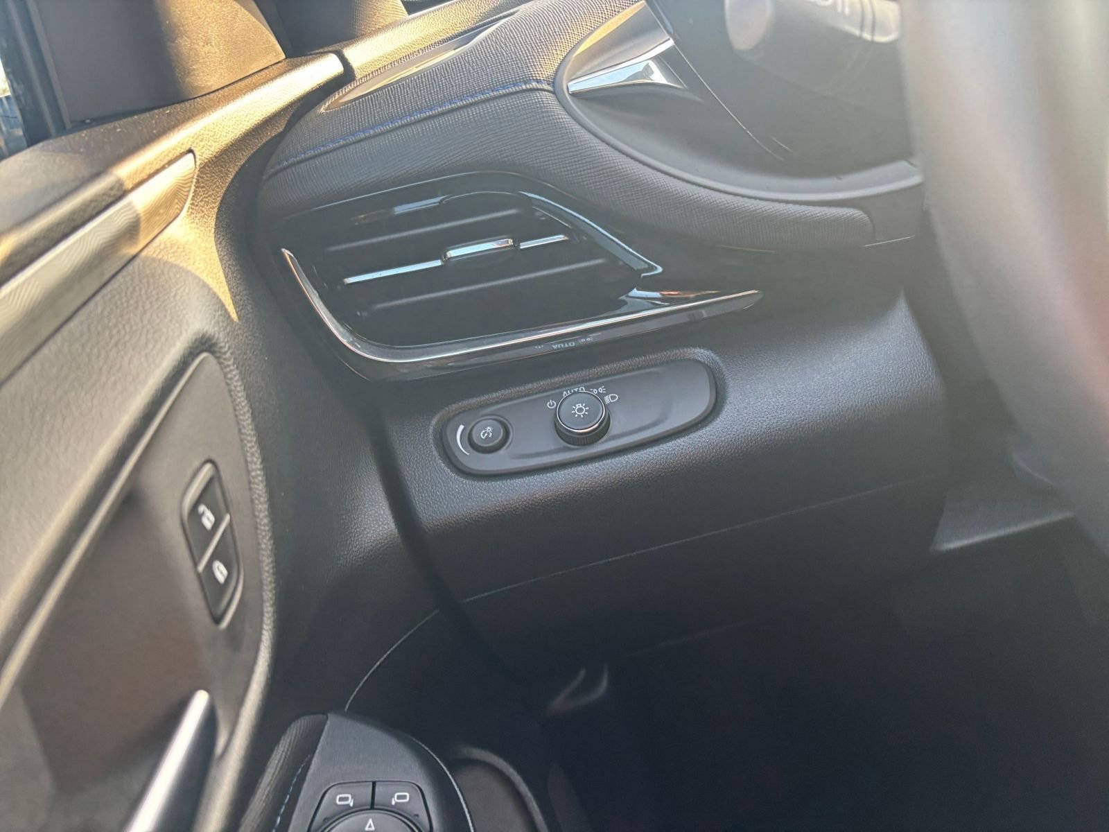 Thumbnail: 2025 Buick Envista - 32