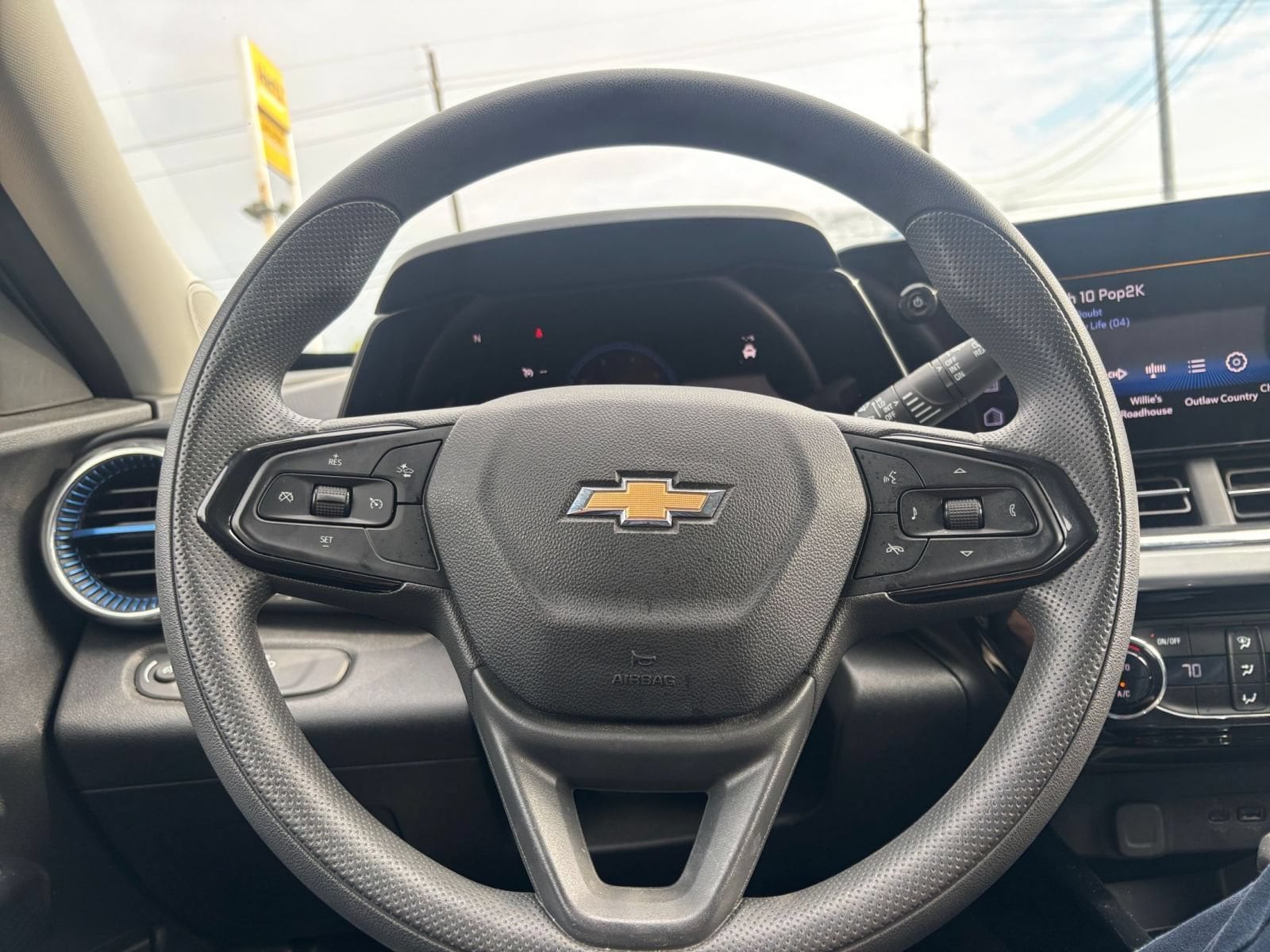 Thumbnail: 2025 Chevrolet Trax - 26