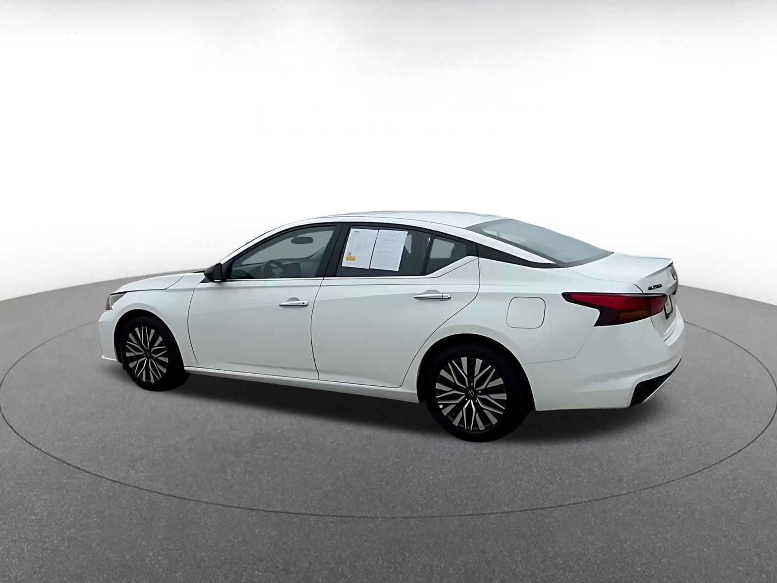 Thumbnail: 2025 Nissan Altima - 10