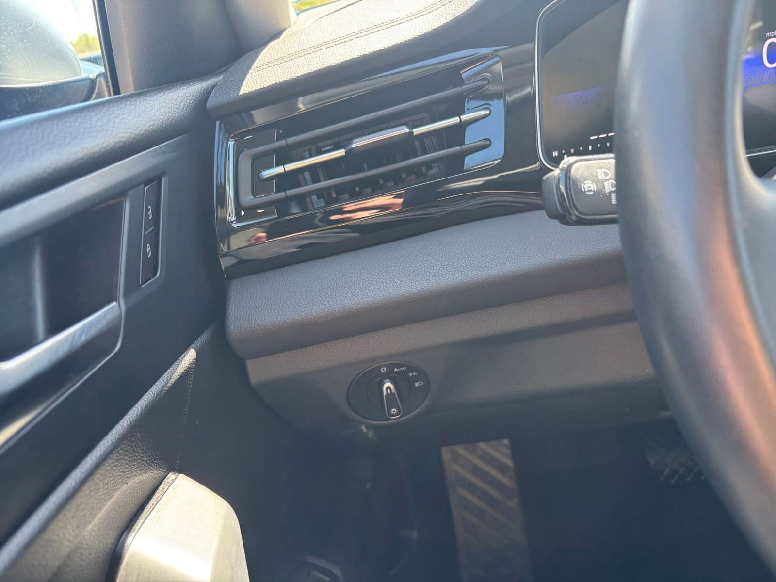 Thumbnail: 2025 Volkswagen Jetta - 32