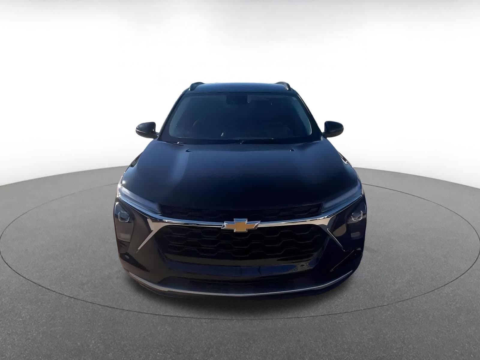 Thumbnail: 2025 Chevrolet Trax - 4