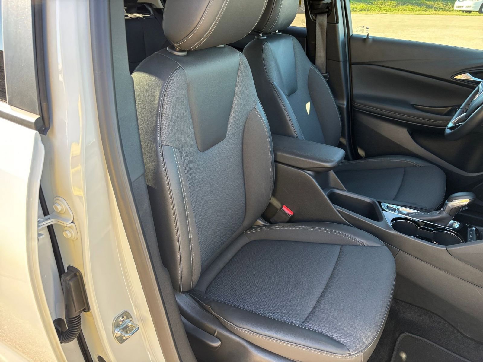 Thumbnail: 2025 Buick Encore GX - 34