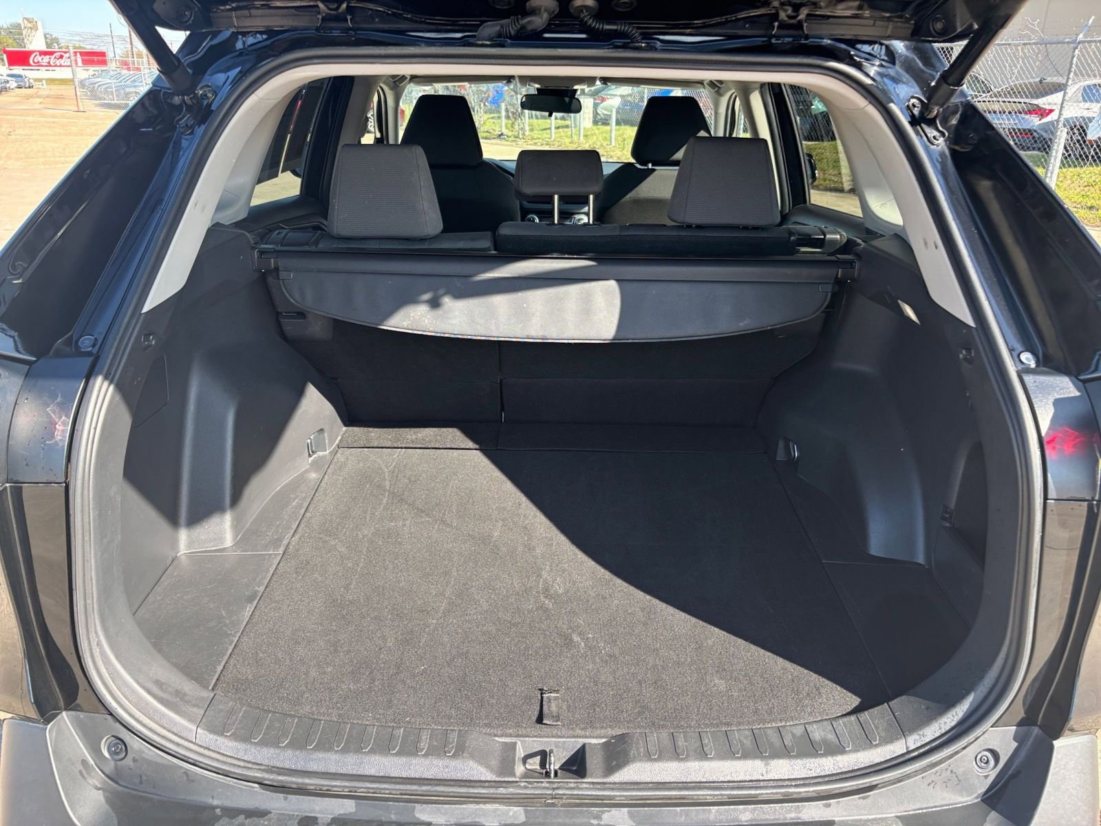 Thumbnail: 2025 Toyota RAV4 - 32