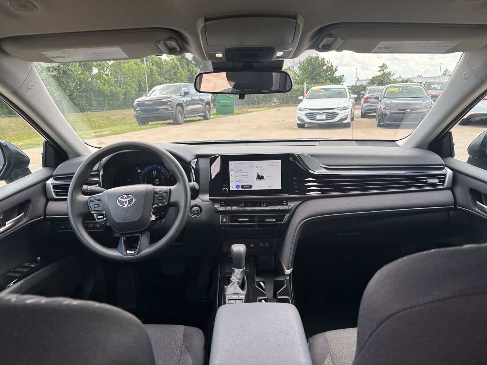 2025 Toyota Camry LE 27