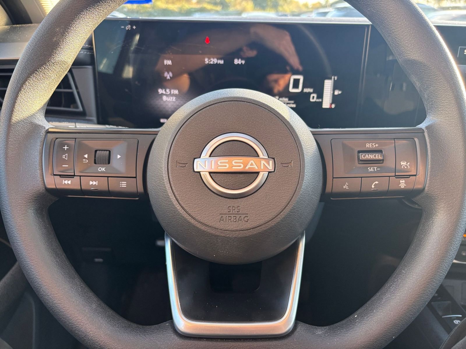 Thumbnail: 2025 Nissan Kicks - 25