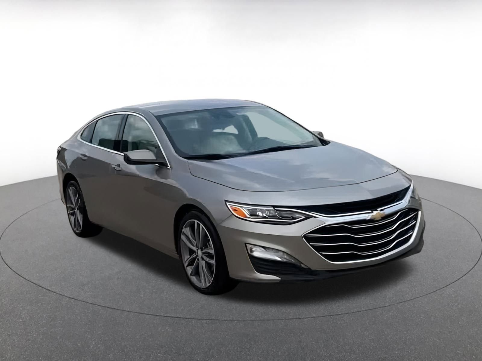 Thumbnail: 2024 Chevrolet Malibu - 3