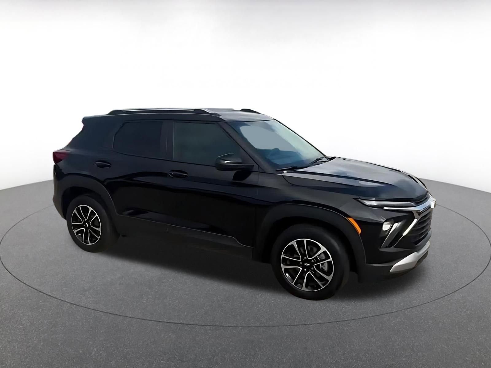 Thumbnail: 2025 Chevrolet TrailBlazer - 2