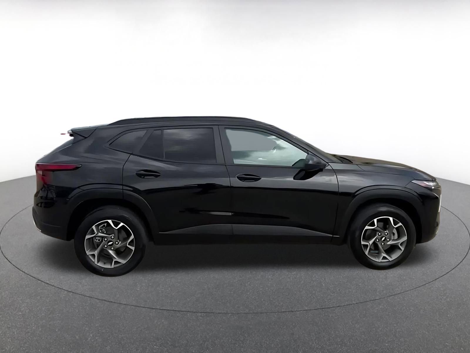 Thumbnail: 2025 Chevrolet Trax - 15