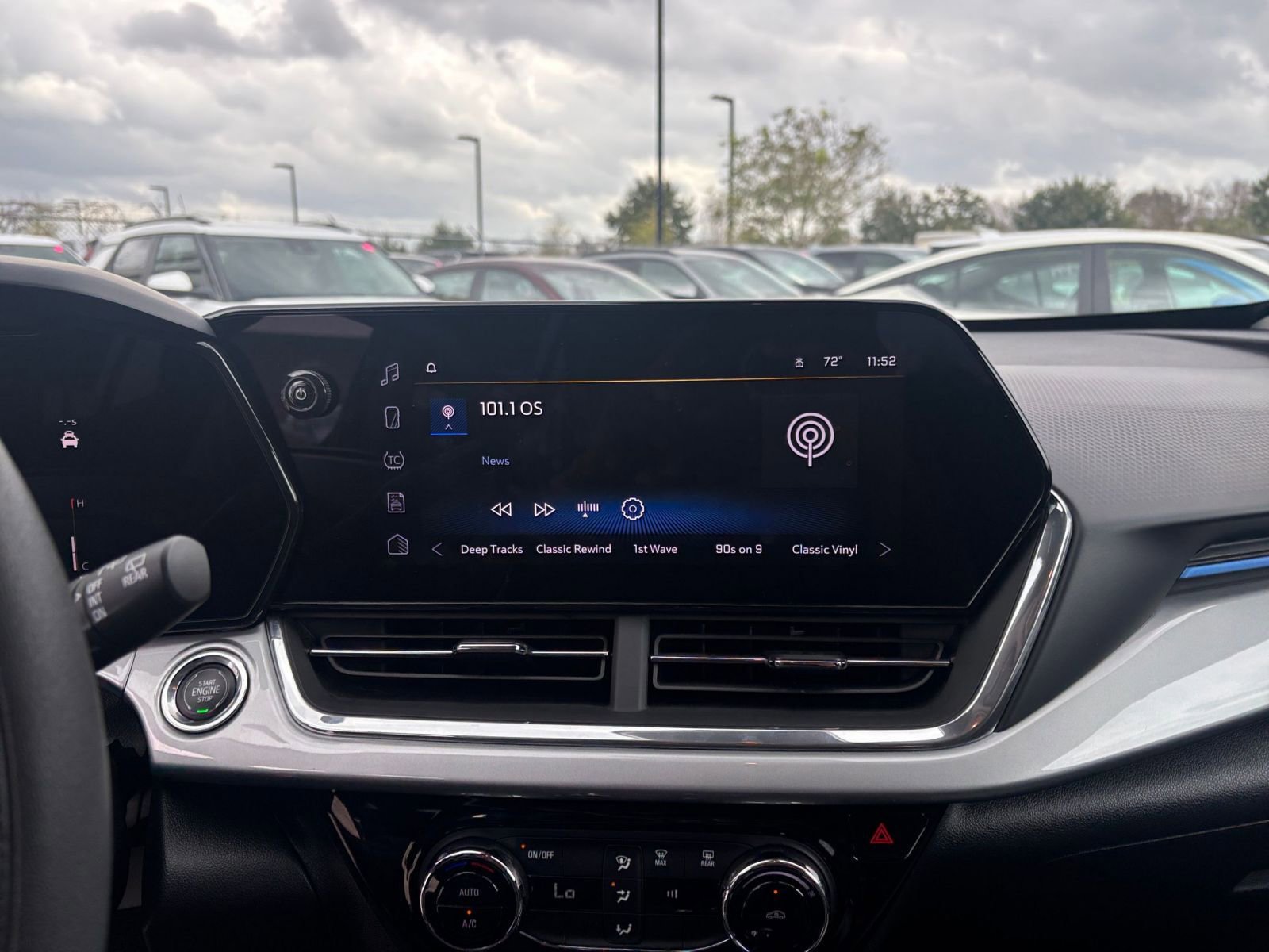 Thumbnail: 2025 Chevrolet Trax - 21