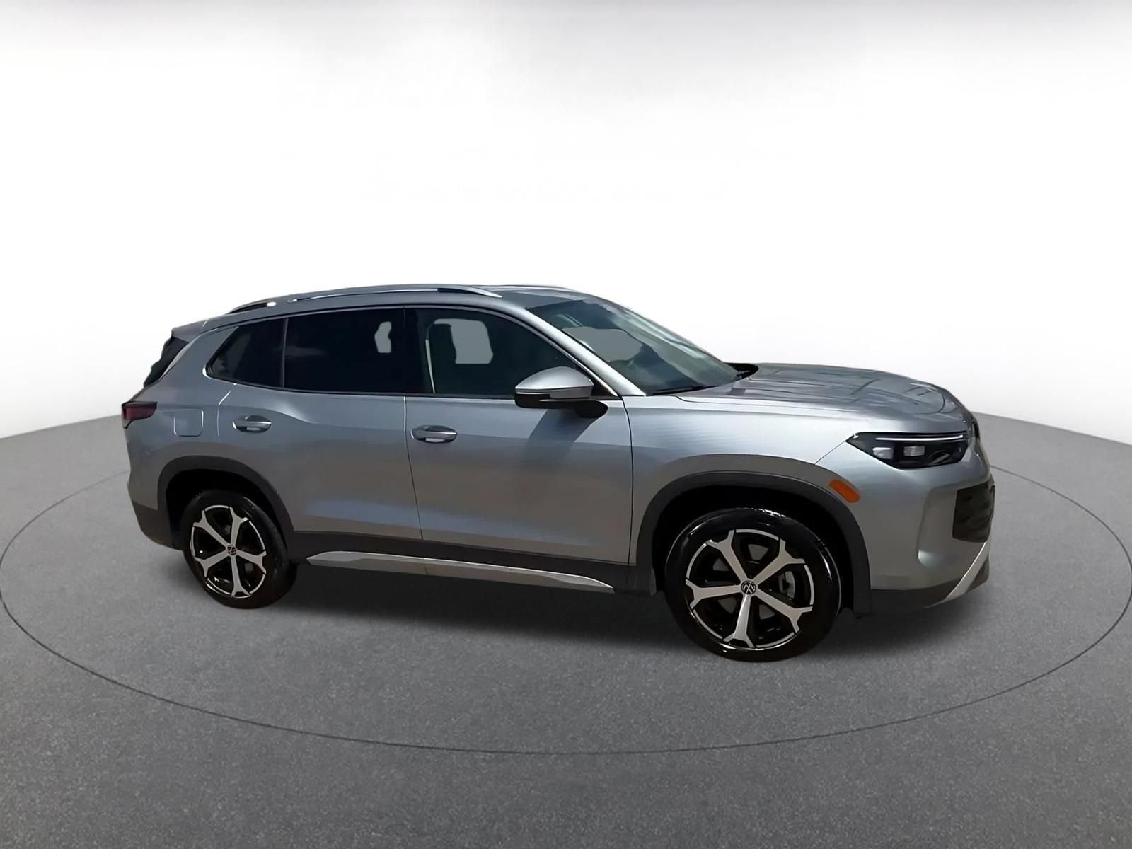 Thumbnail: 2026 Volkswagen Tiguan - 2
