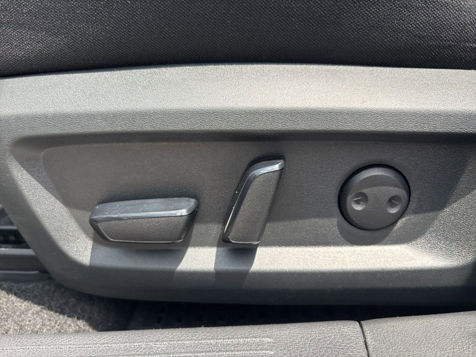 2023 Nissan Rogue SV 19