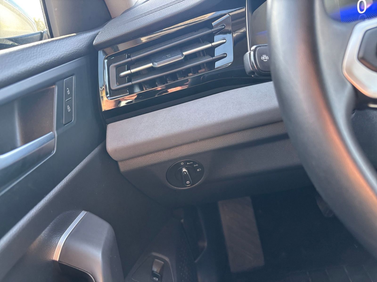 Thumbnail: 2025 Volkswagen Jetta - 34