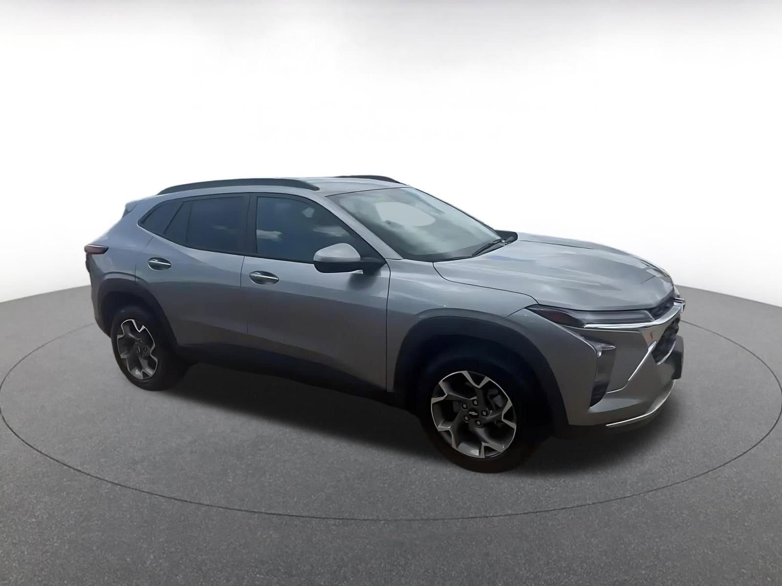Thumbnail: 2025 Chevrolet Trax - 2